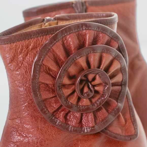 NWOT Chie Mihara Flower Corsage Brown Leather Ankle Boots 41/11M Steampunk Artsy - Picture 5 of 11